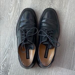 Men’s dress shoes in size 7.5